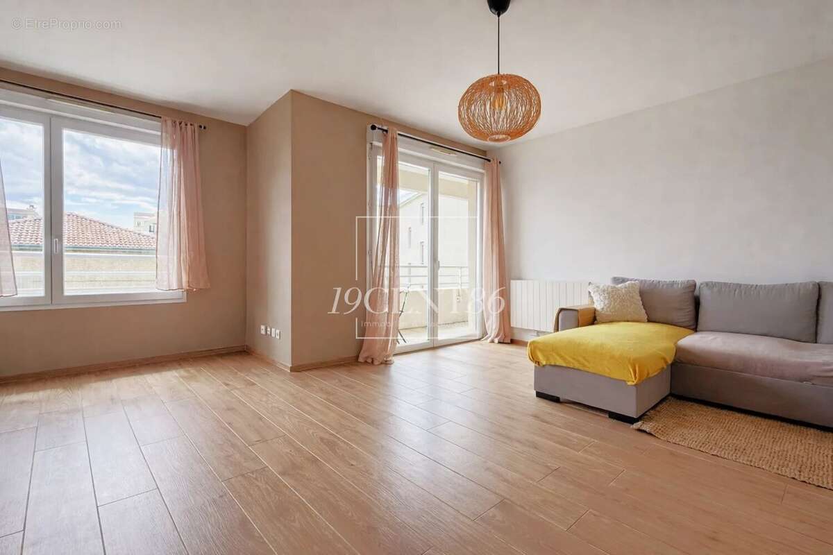 Appartement à LYON-8E