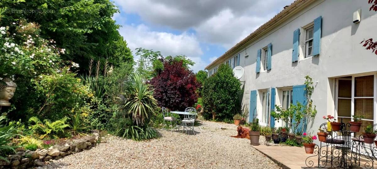 Maison à CRESSE