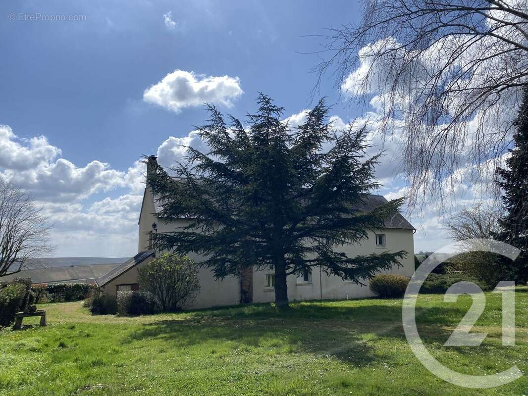 Maison à SURY-EN-VAUX