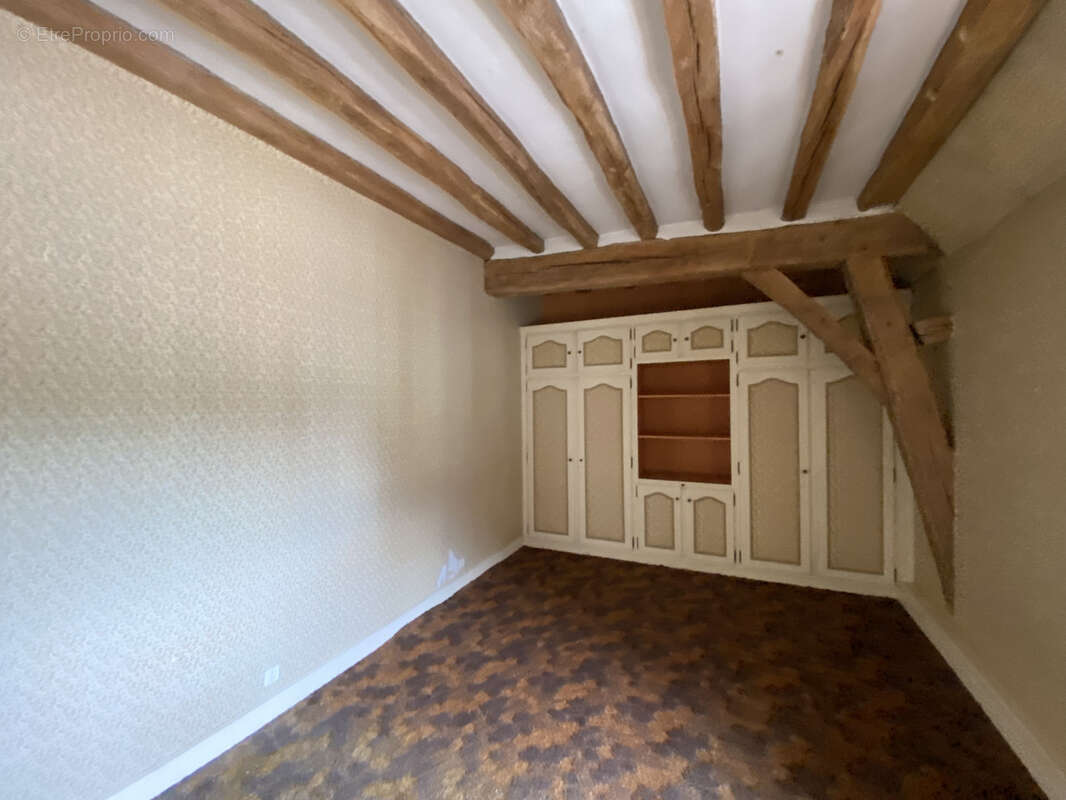 Maison à HOUDAN