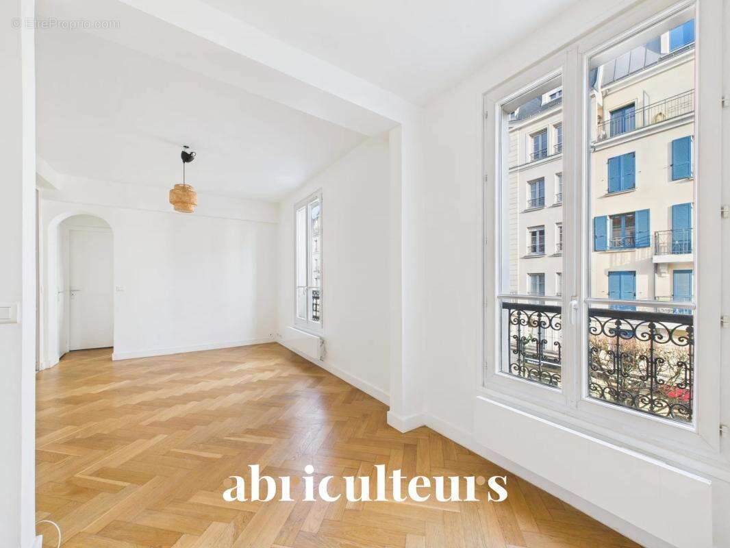Puteaux Centre : Duplex 4 pièces – Charme de l'ancien & Volume - photo 2