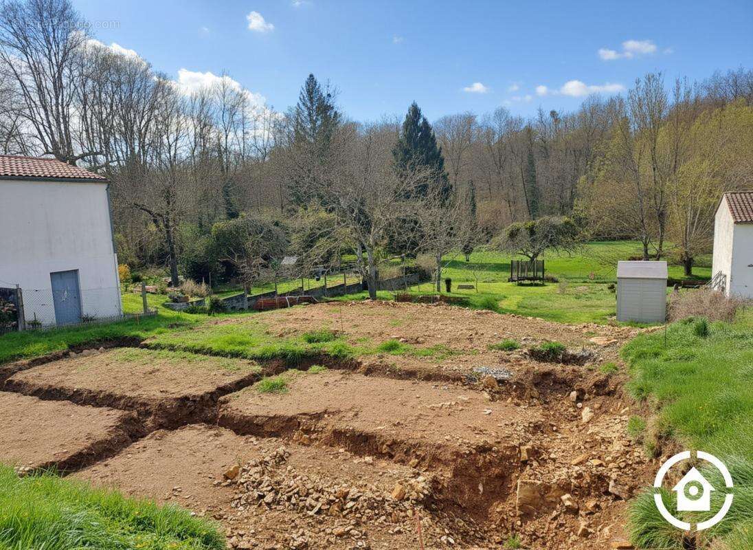 Terrain à SAINT-SAUVANT