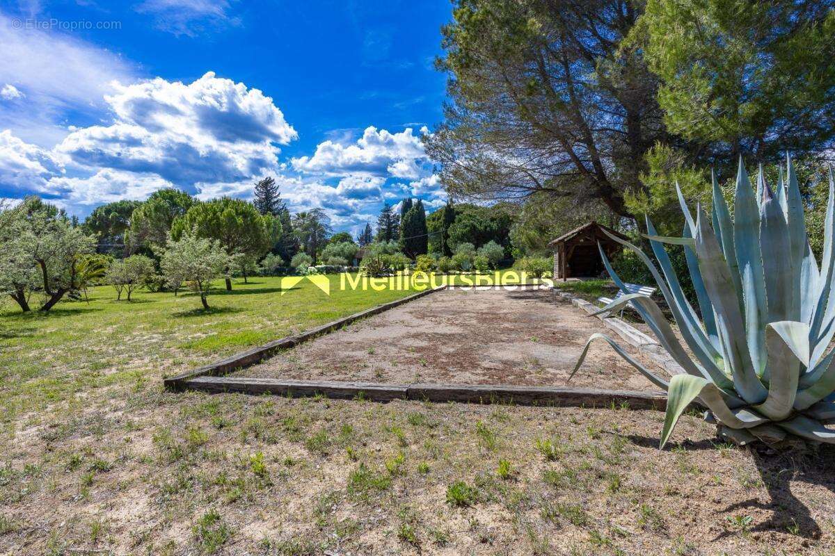 Maison à ROQUEBRUNE-SUR-ARGENS
