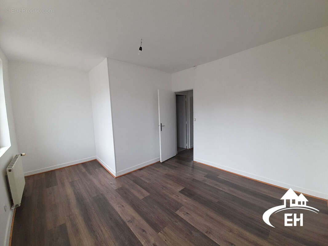 Appartement à RUGLES