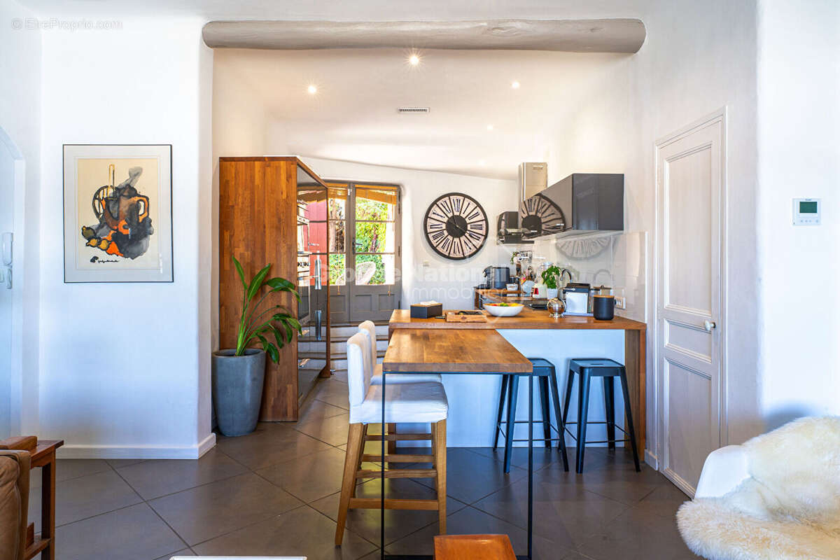 Maison à SAINT-CHAMAS