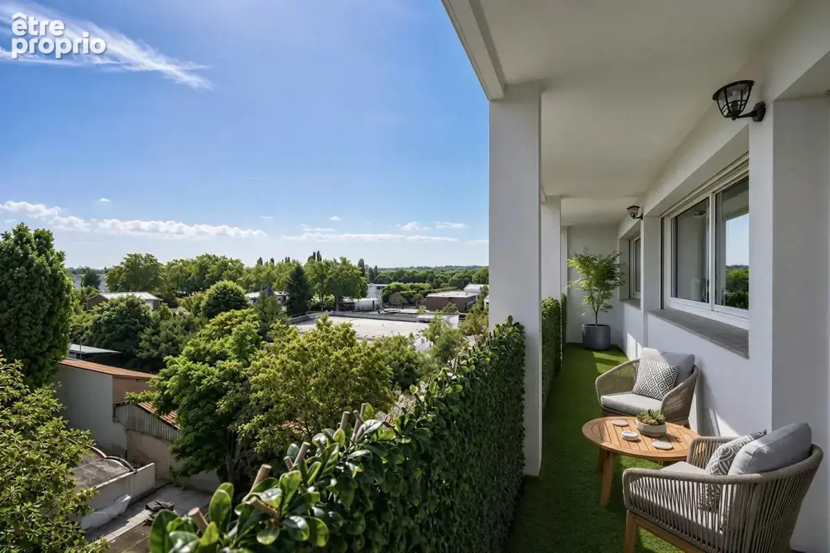 Appartement familial avec terrasse - Dernier étage –  Garches - photo 2