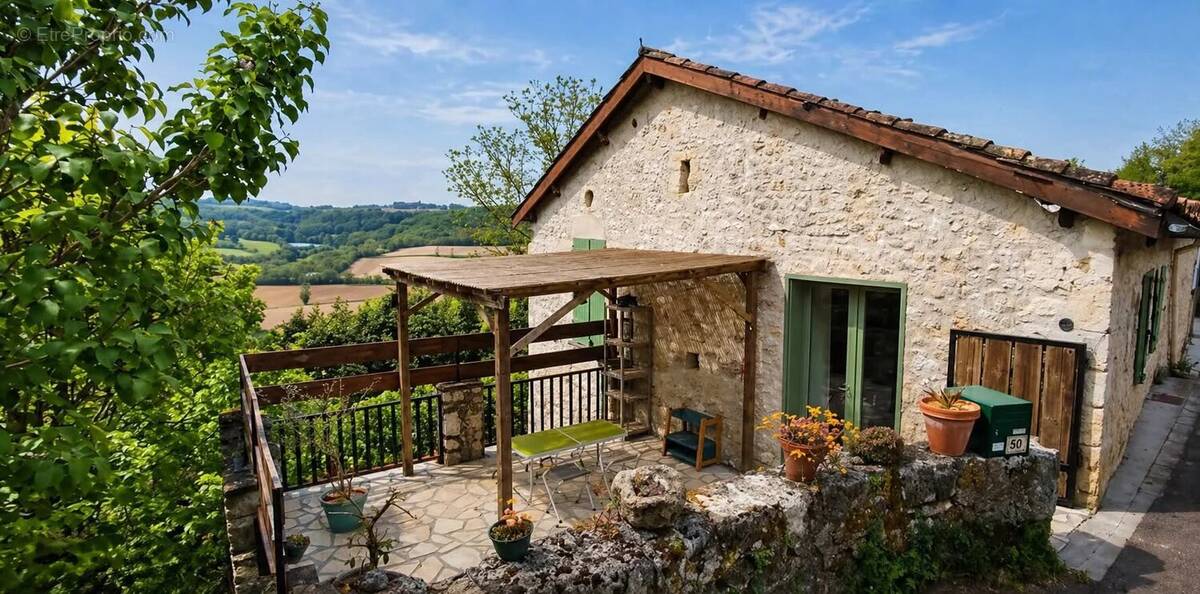 Appartement à ROQUECOR