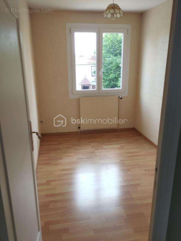 Maison de plain-pied en ville - photo 8