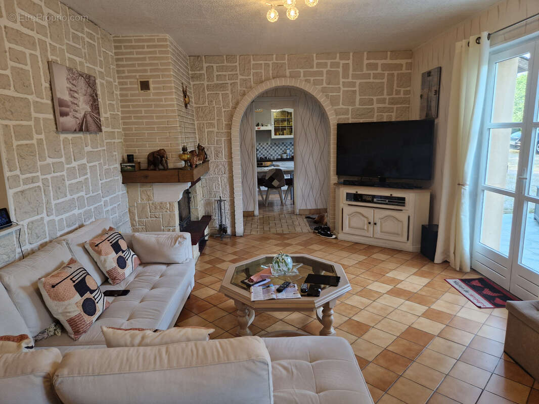 Maison à DRACY-SAINT-LOUP