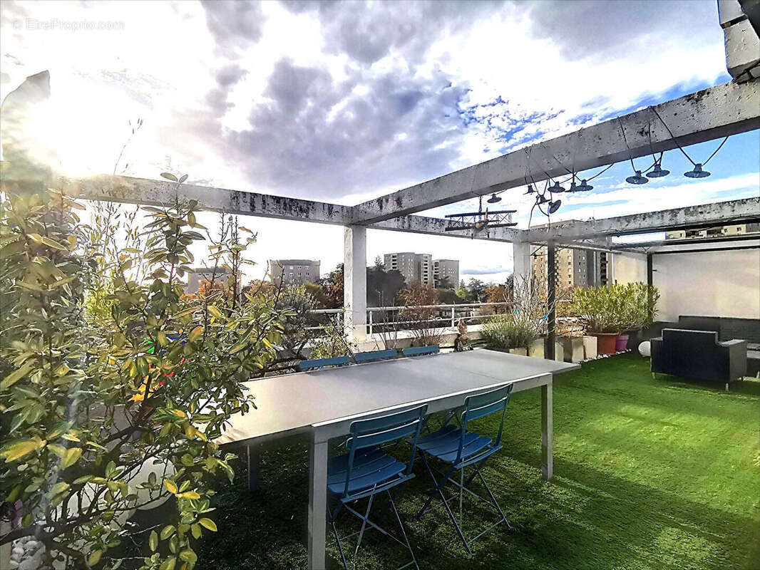 Appartement à CHAMPAGNE-AU-MONT-D'OR