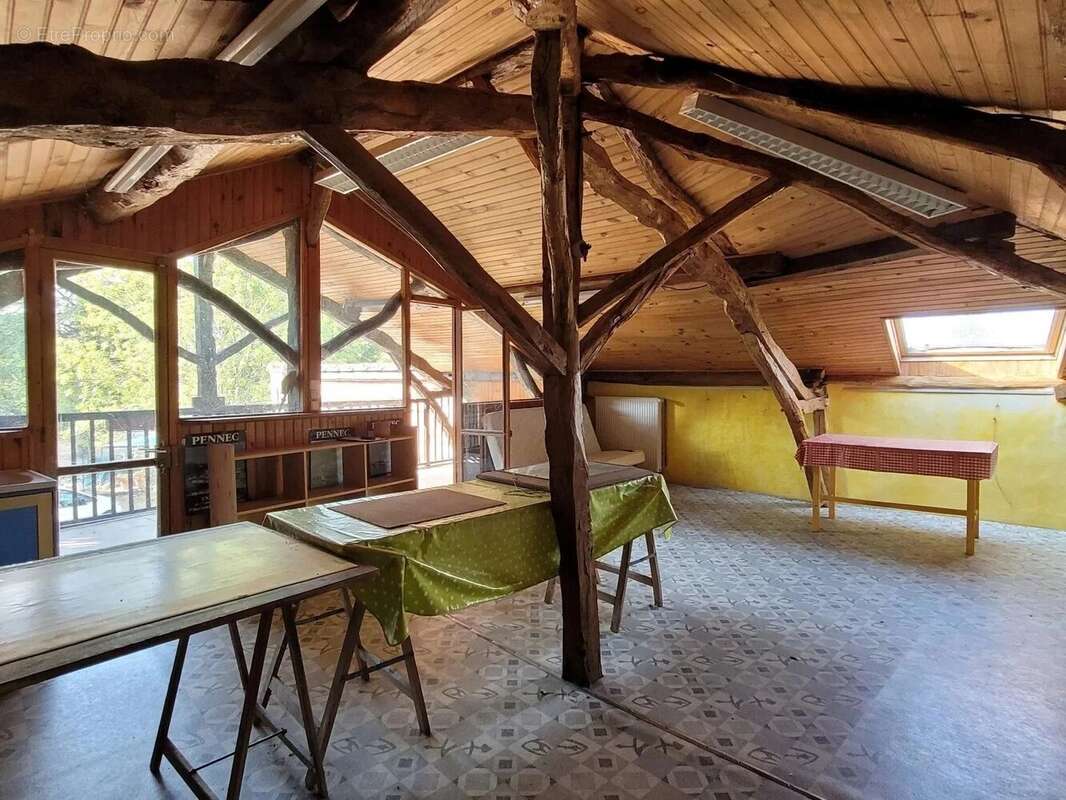 Charmante maison de campagne familiale sur un terrain de plus de 6000 m², à 10 minutes de Cahors. - photo 8