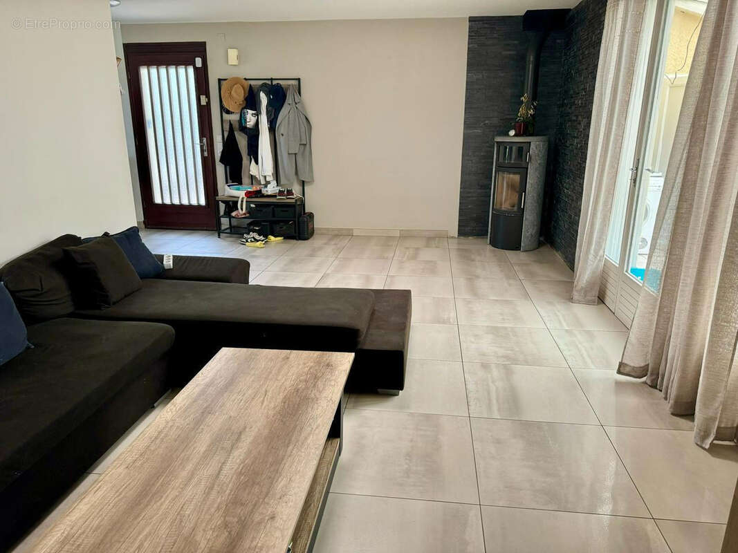 salon  - Maison à CAHORS