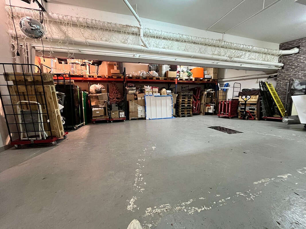 Commerce à COURBEVOIE