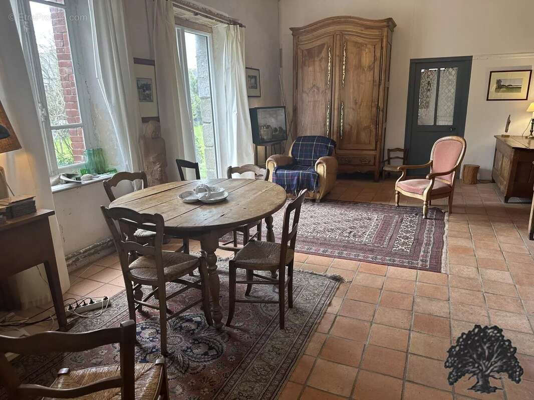 Maison à LE VIVIER-SUR-MER