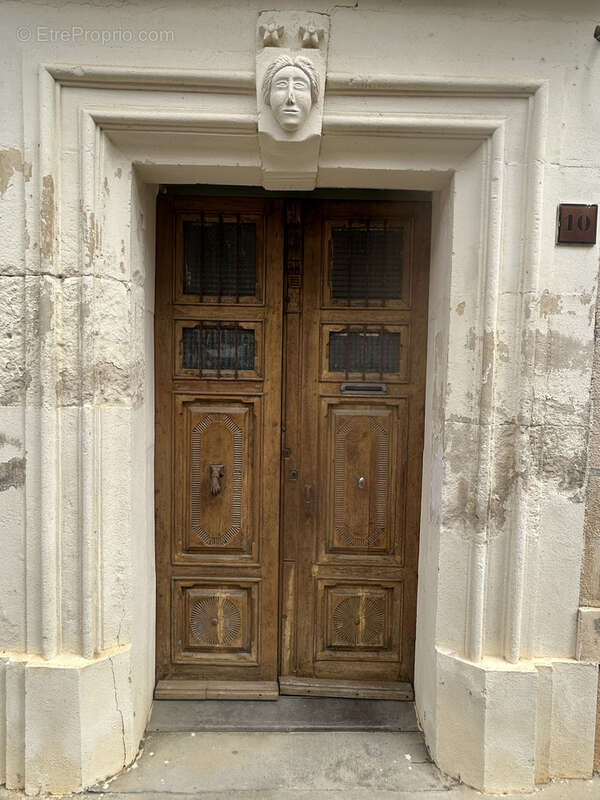 Maison de maître - 188 m2 - 6 pièces - photo 2