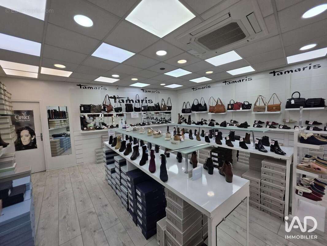 Photo 2 - Commerce à RUEIL-MALMAISON