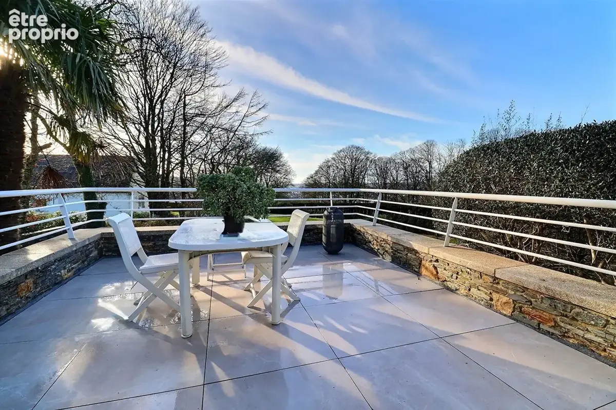 A vendre landerneau maison de 223 m2  5 chambres  sur terrain de 2250 m2 - photo 12
