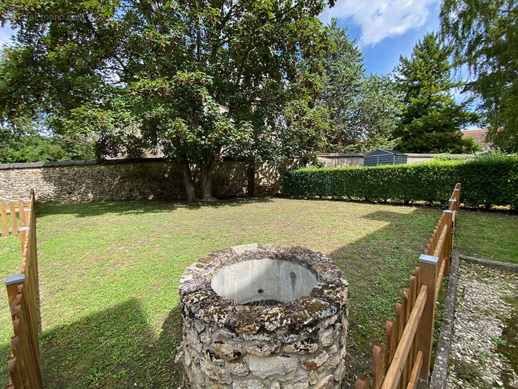Appartement à FONTENAY-LE-VICOMTE