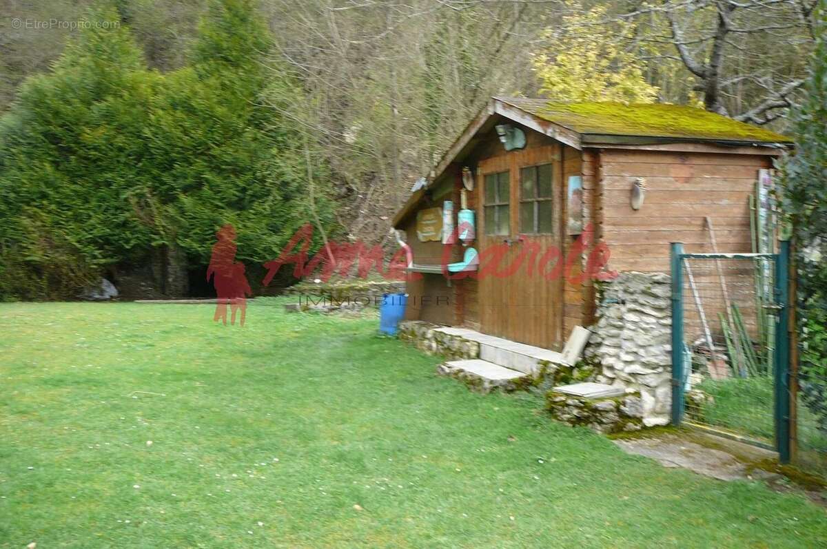 Maison à LA CHAPELLE-SUR-AVEYRON