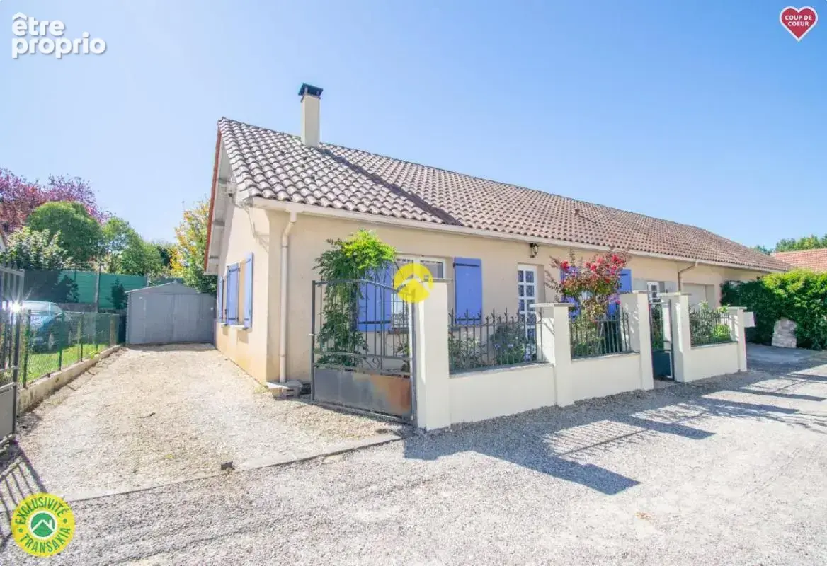 Maison plain-pied au centre village - photo 2