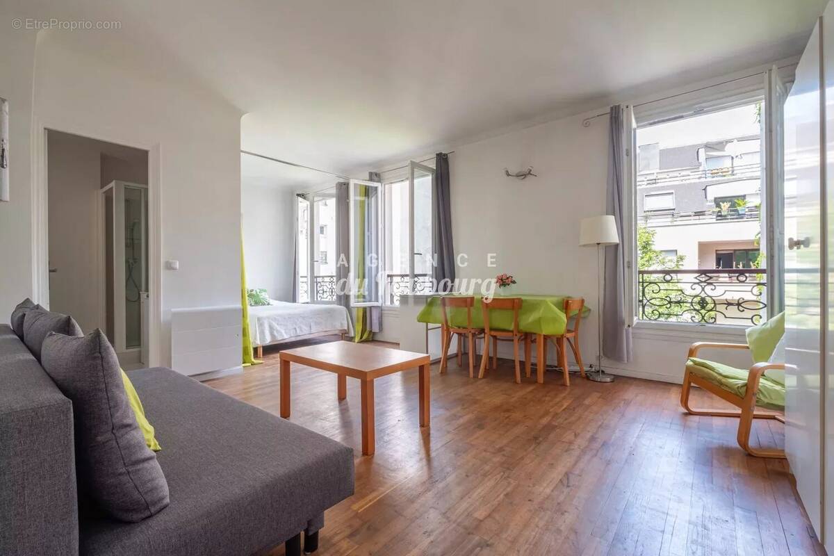 Appartement à PARIS-9E