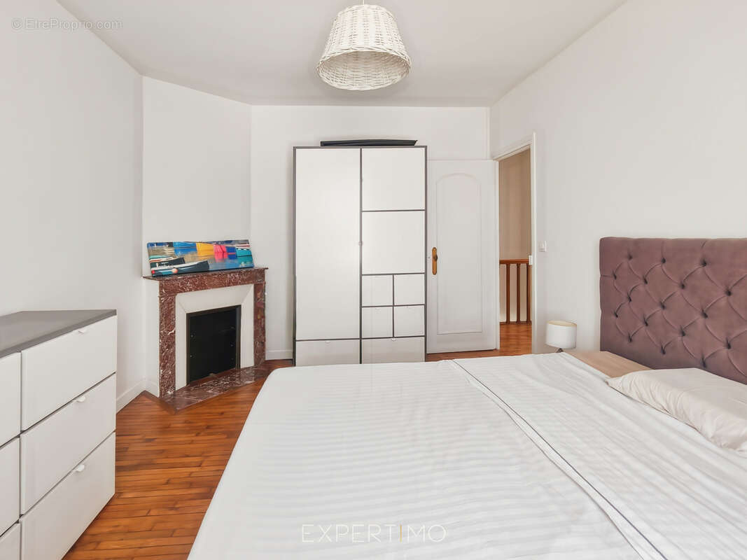 Maison de caractère rénovée avec jardin, véranda et garage - photo 13