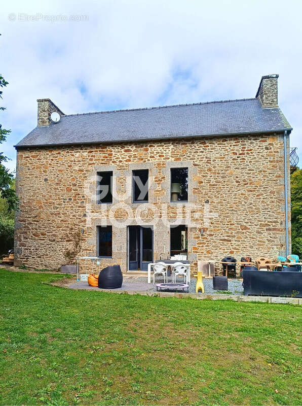Maison à SAINT-PIERRE-DE-PLESGUEN