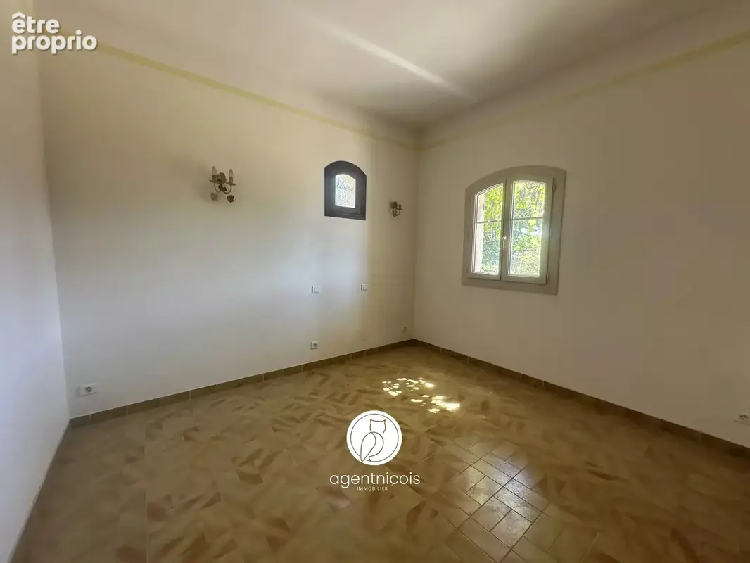 La gaude // village : rez-de-villa / 181 m², / plein sud / jardin 300 m², / à rénover / 2 parkings / pas de charges - photo 12