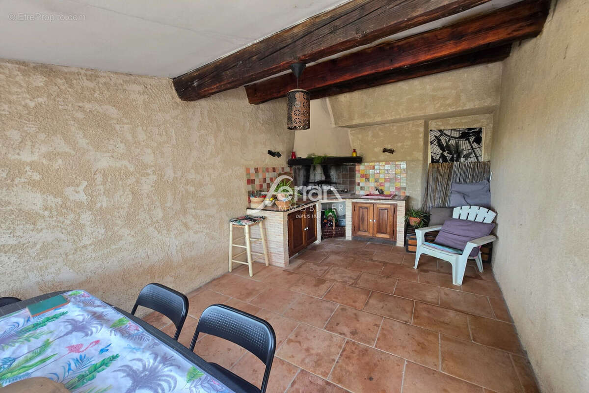 Maison à AUPS