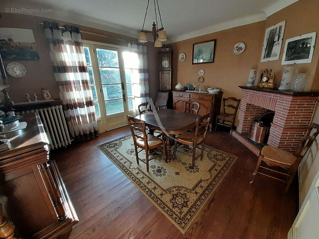 Maison à VILLENEUVE-DE-MARSAN