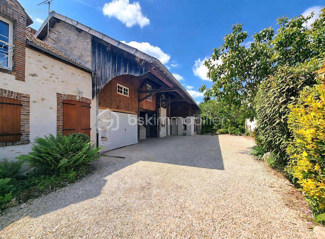 Ensemble de trois habitations ! - photo 3