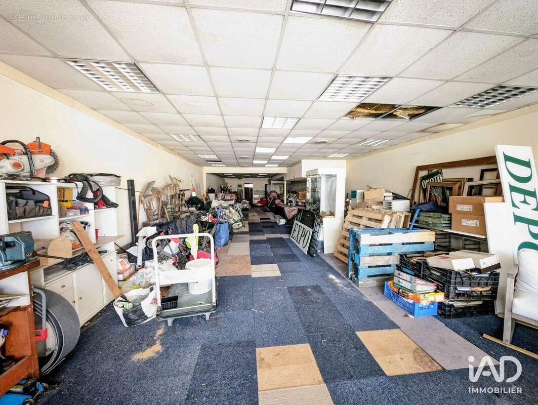 Photo 2 - Commerce à LES MUREAUX