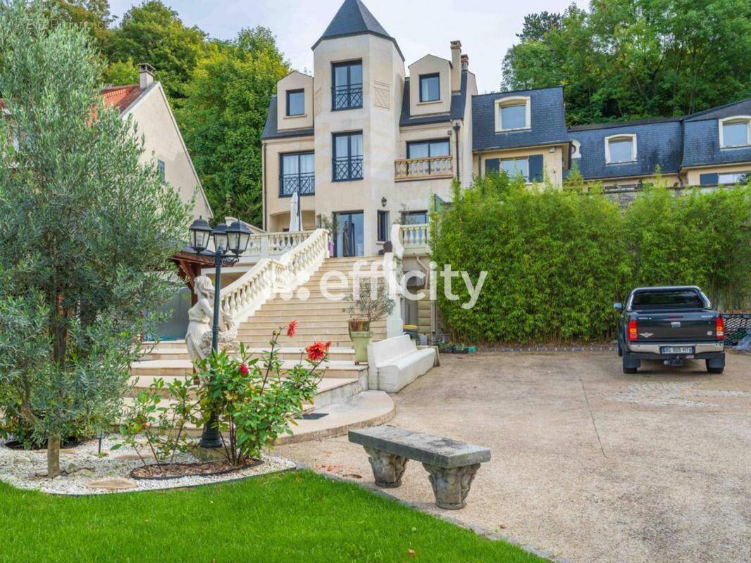 Maison à BRY-SUR-MARNE