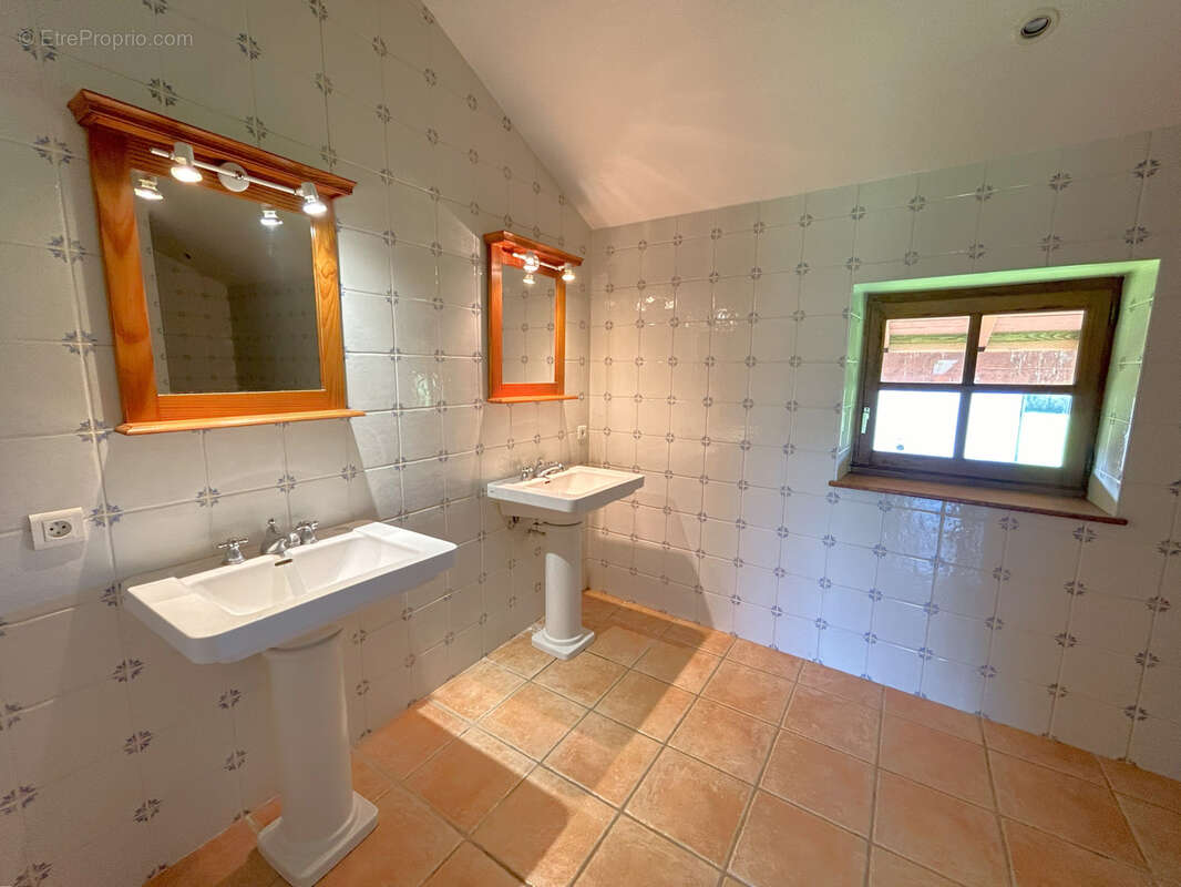 Maison à VILLARS-LES-DOMBES