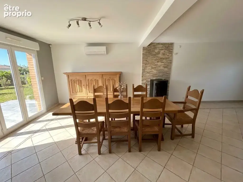 Pavillon individuel de plain-pied développant 144m2 et bâti sur 778m2 de terrain ! - photo 5