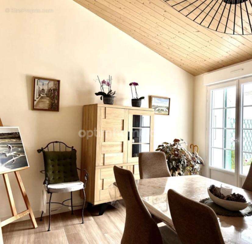 Rare Maison Coeur du  village à ARS EN RÉ - photo 4