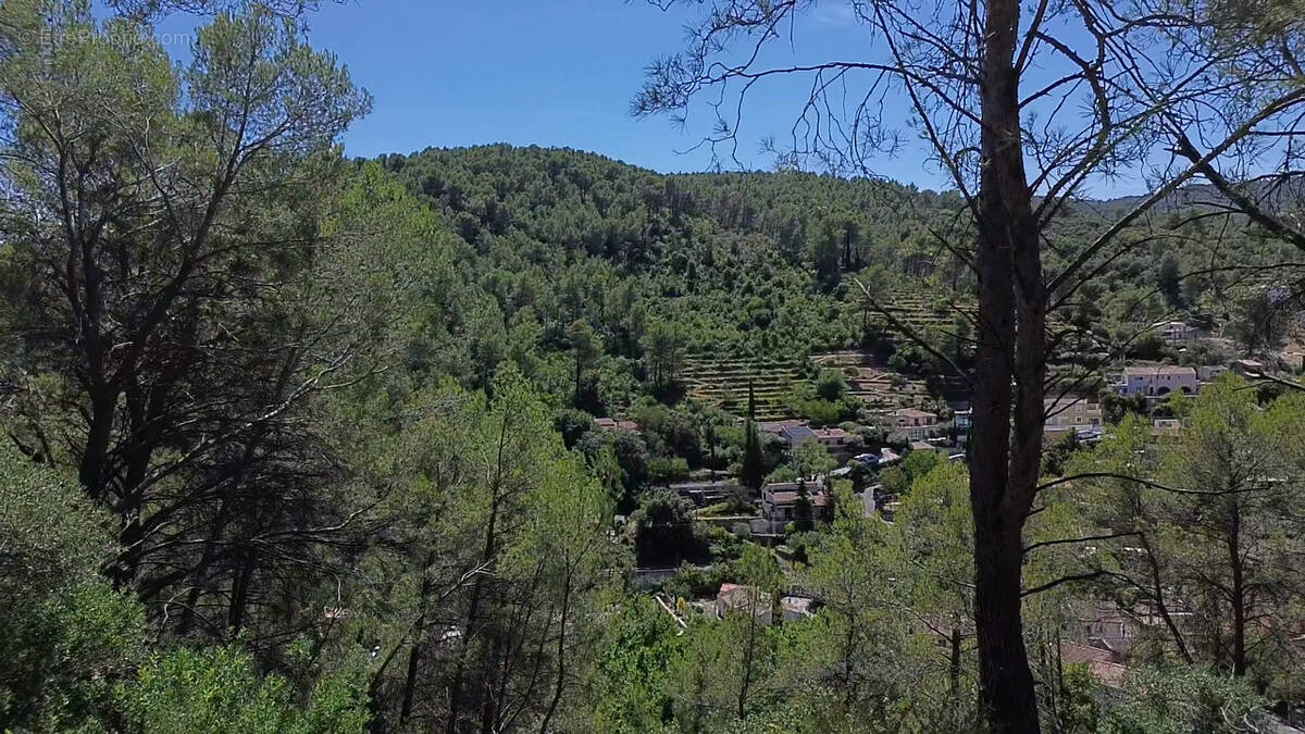 Terrain à SOLLIES-TOUCAS