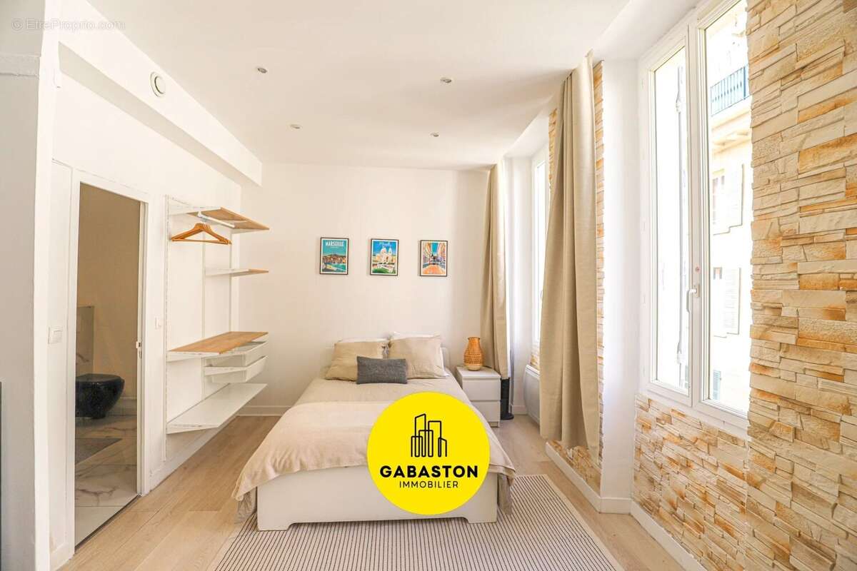 Appartement à MARSEILLE-1E