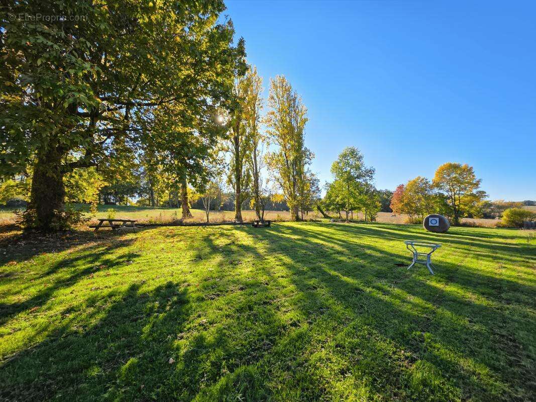 Maison à ROUFFIGNAC-DE-SIGOULES