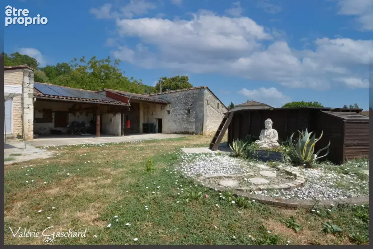 Maison en pierre de caractère (235 m²) – Dépendances, Jardin & Piscine à  SAINT ANTOINE DE BREUILH (24) - photo 24