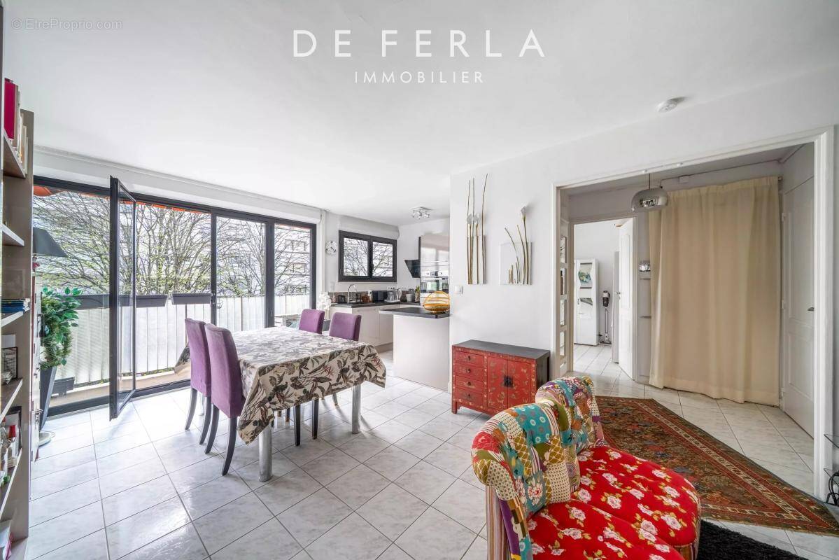 Appartement à PARIS-14E