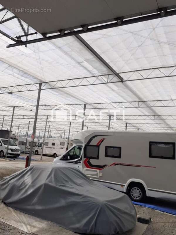 Commerce 30176 m² à Noyal-Chatillon-Sur-Seiche  - photo 3