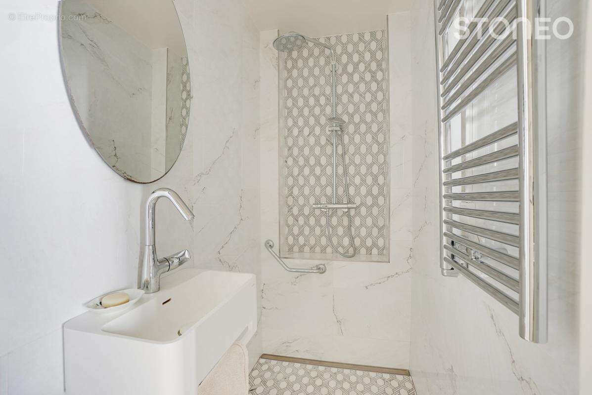 Appartement à NEUILLY-SUR-SEINE