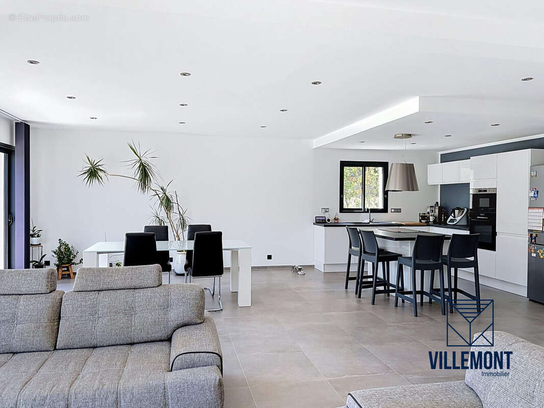 Maison 145 m² à Villetelle  - photo 6