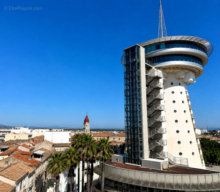 Palavas ,dernier étage privatif en vue mer panoramique , T4/5 de 182 m2 traversant   , 2 boxs privés , cellier - photo 9
