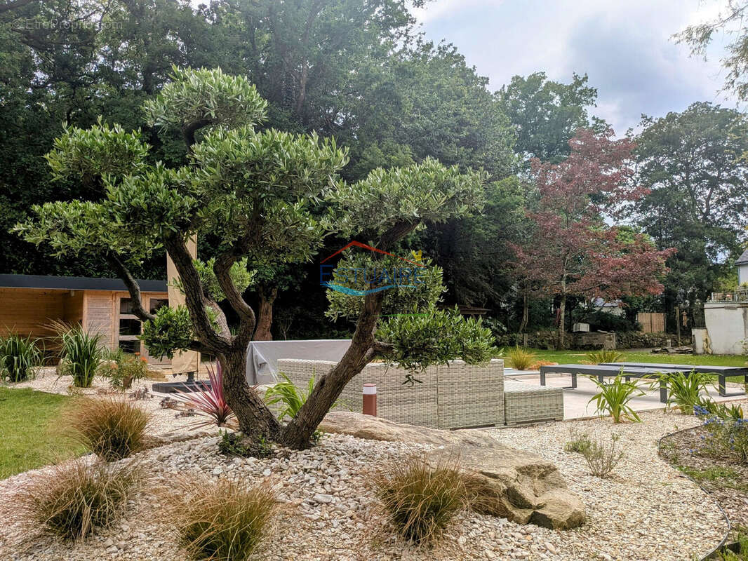 Maison à SAINT-ETIENNE-DE-MONTLUC