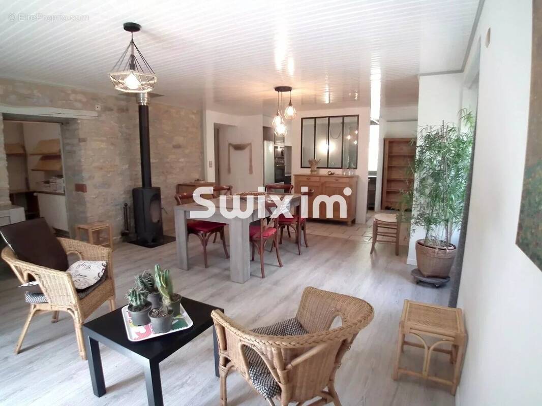 Maison à LONS-LE-SAUNIER