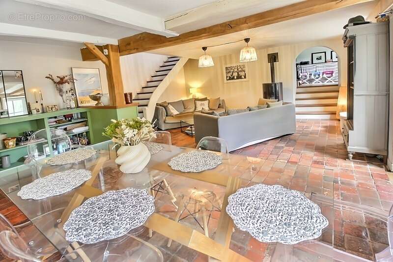 Mont-l'Évêque – Maison de caractère de 135 m² avec jardin, à seulement 4 minutes de Senlis - photo 7