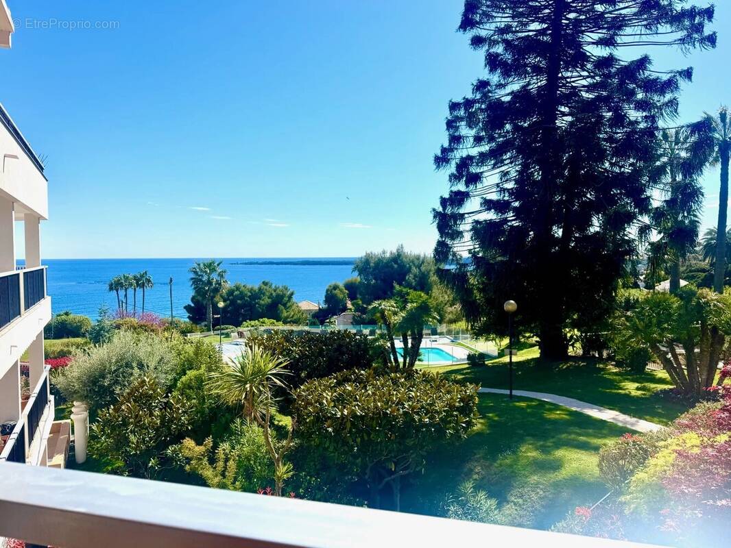 Appartement à VALLAURIS