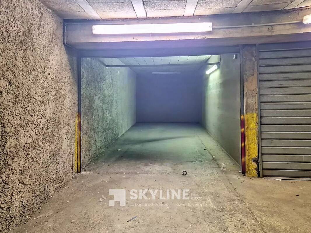 Parking à MARSEILLE-5E